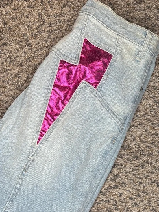 Fashion Nova Light Wash Flare Jeans Pink Metallic Detail High Rise - Picture 2 of 2